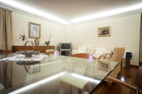  Helen´s House Apartment  Камара-Де-Лобуш